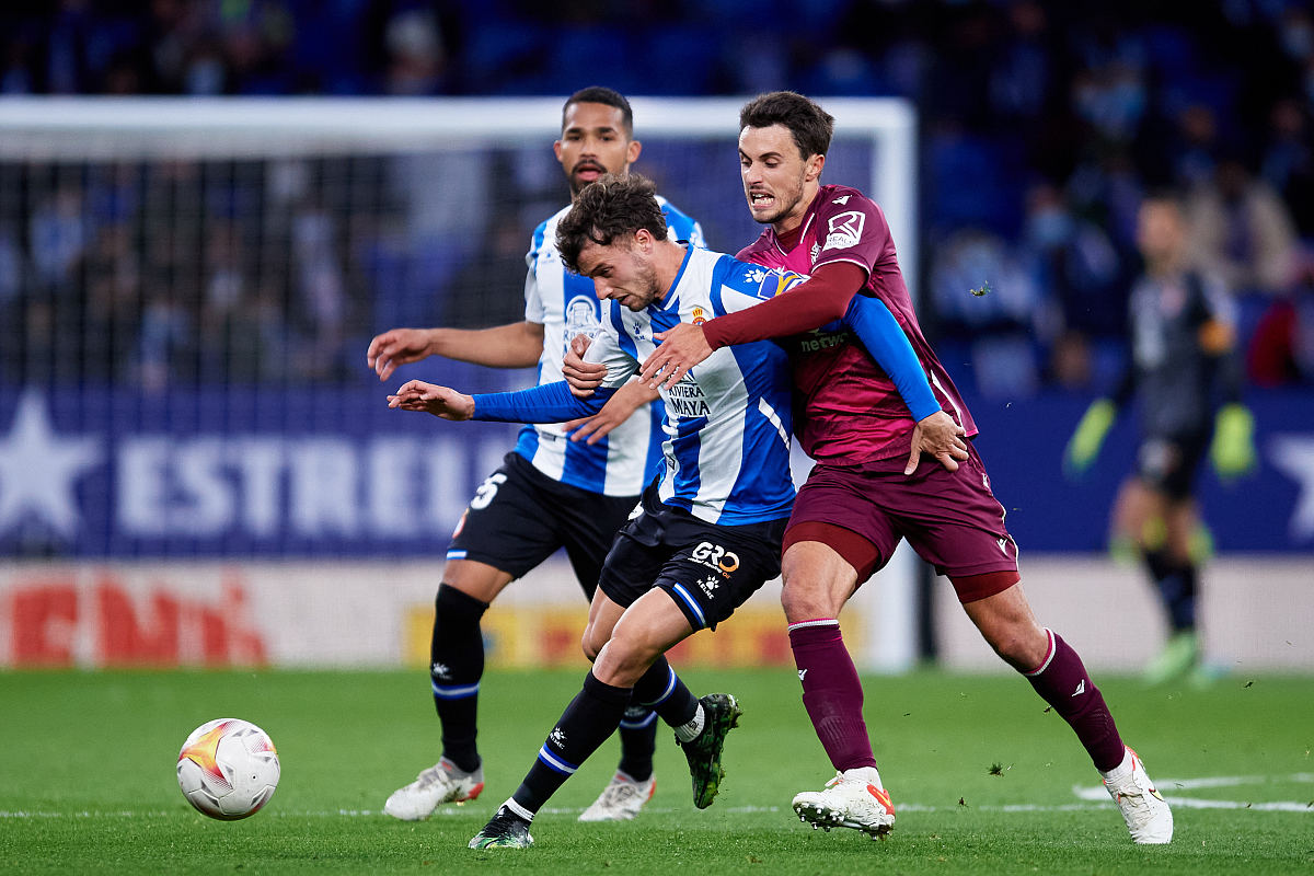 九游体育-重磅！拉齐奥遗憾出局备战NBA总决赛中超转会期走向成谜，费耶诺德冲刺阶段刷新队史纪录