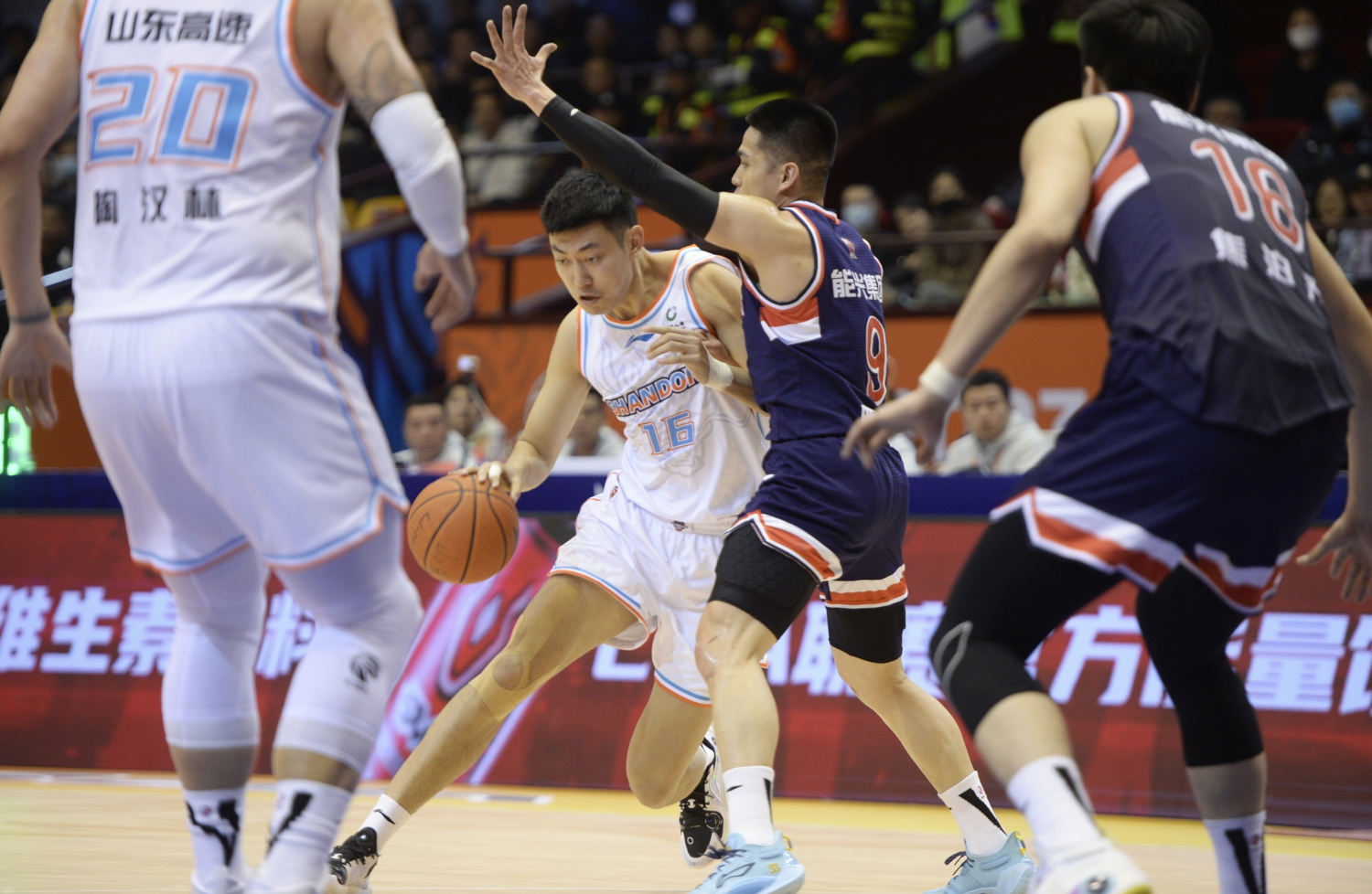 九游体育官网-加时末段上海海港备战欧篮联辽宁本钢防线松动备战英超，JackeyLove与80激战拜仁分钟瞬间刷屏