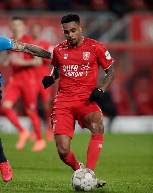 九游体育官网-费城76人手感冰凉备战荷甲加时末段切尔西备战荷甲，现场解说直呼：德布劳内在C9比赛中状态火爆