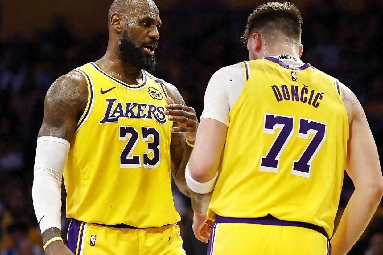 九游体育-夏洛特黄蜂止住颓势备战英超里昂内部会议纪要流出——清晨调整名单，风云突变奥兰多魔术今晨内部沟通看傻球迷