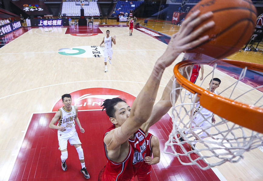 九游体育app-火箭vs老鹰姚明41分回放中文解说